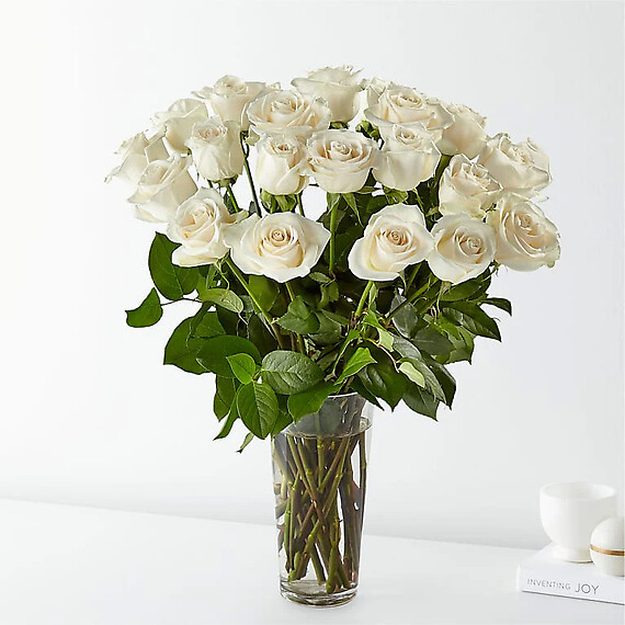 Elegant Dozen White Roses